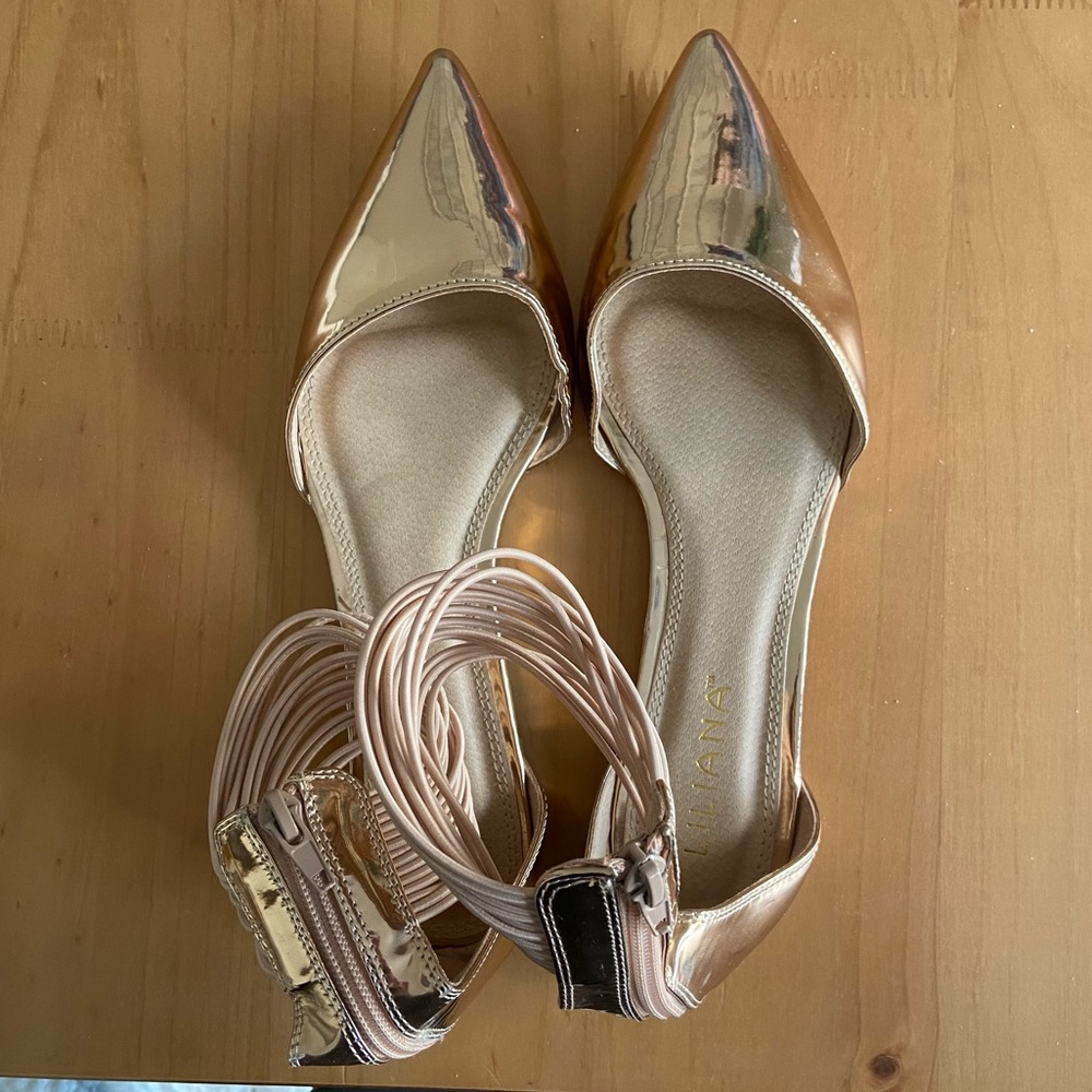 Stylish Rose-Gold Flats